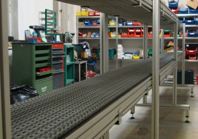 Conveyor belt + metal detector